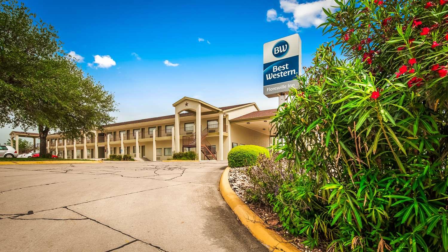 Surestay Hotel By Best Western Floresville Exteriér fotografie
