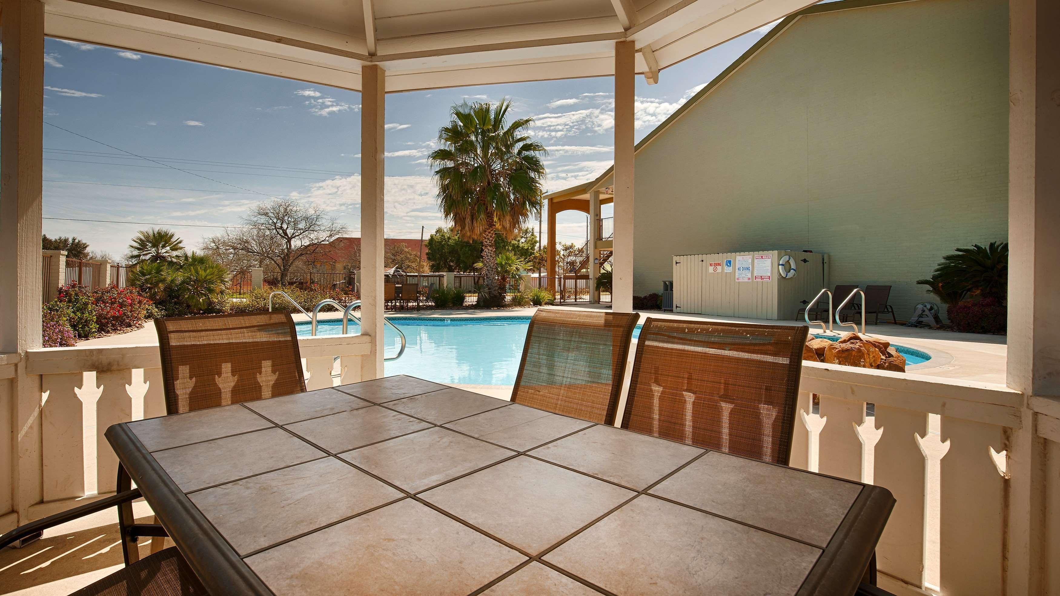 Surestay Hotel By Best Western Floresville Exteriér fotografie